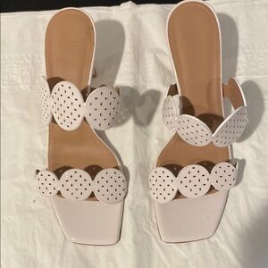Elegant Cream color Malone Souliers Sandals